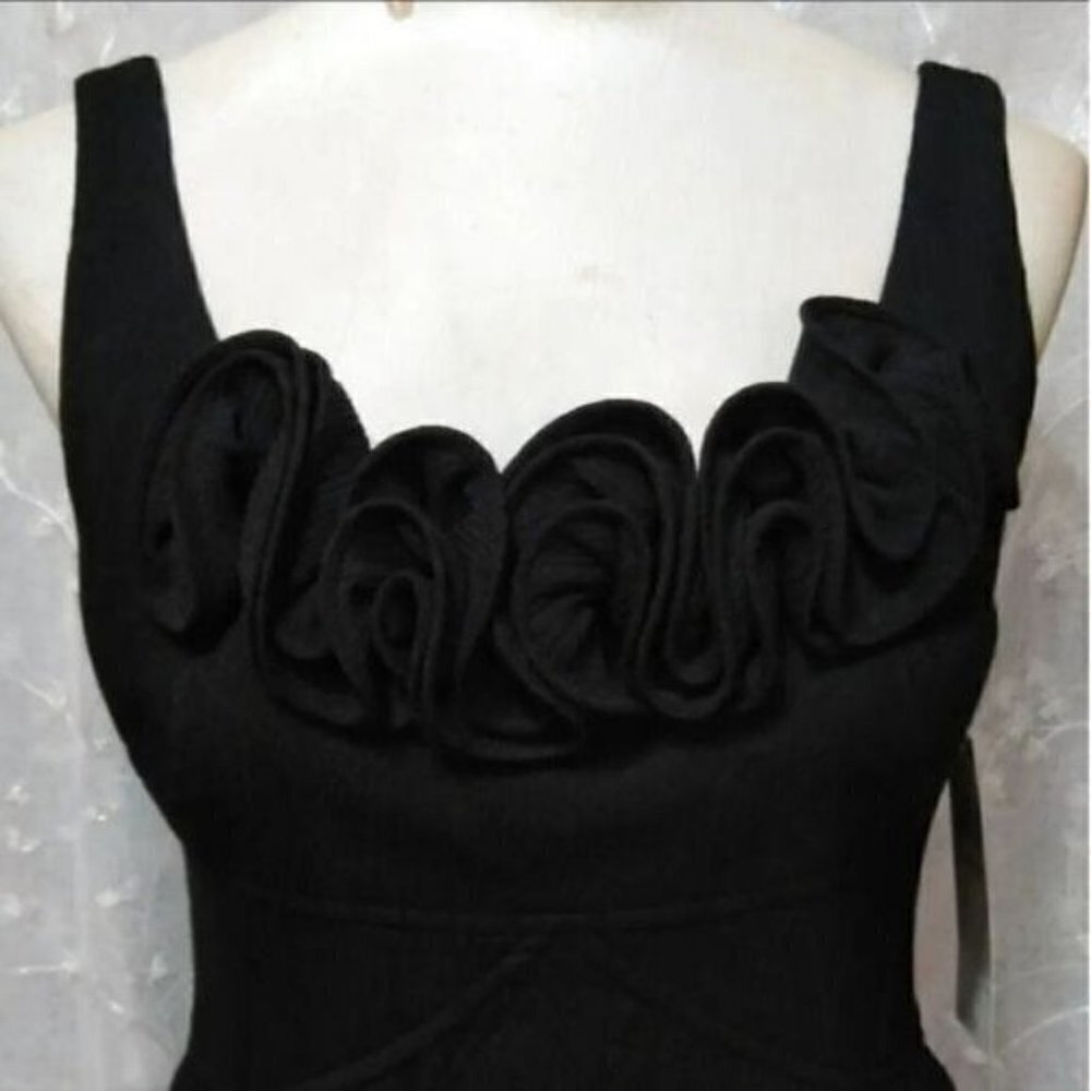 Maggy London Rolled Rosettes‎ Sheath Lined Event Cocktail Texture SL Sz 4 Dress